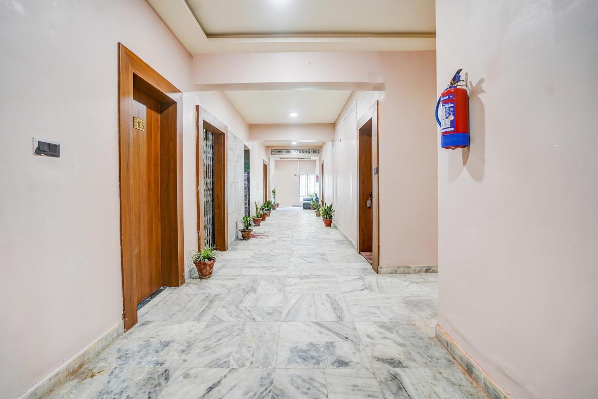 Super Collection O Ratan Lal Nagar Otel Kanpur Dış mekan fotoğraf